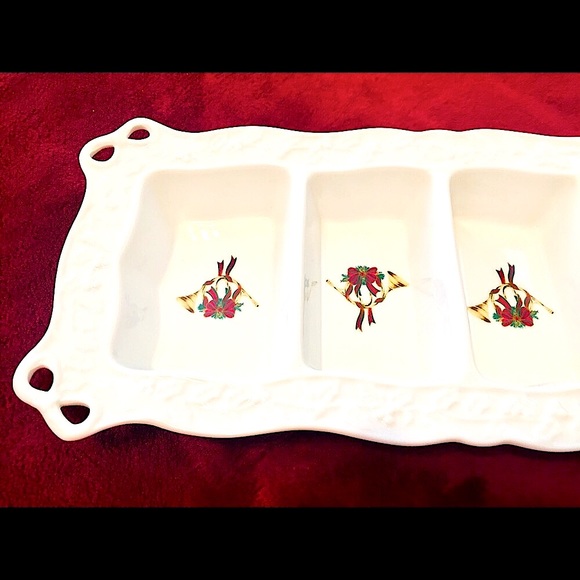 🎄Mikasa Holiday Lace Section Serving Dish🎄 - Picture 4 of 8